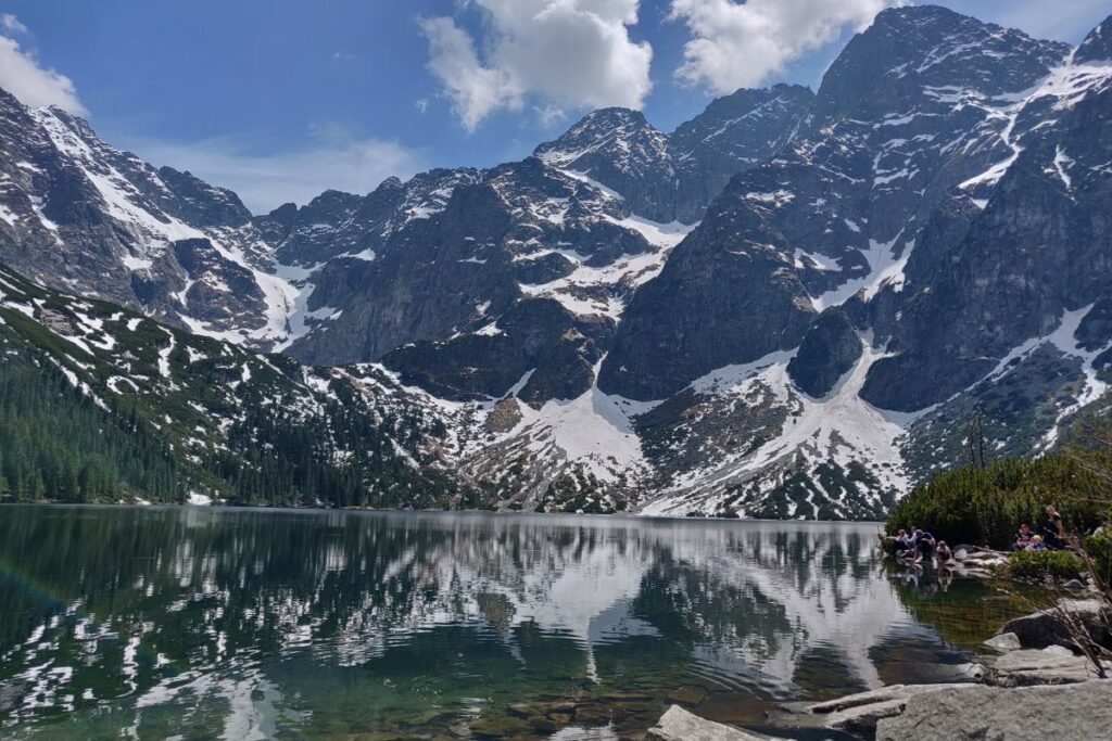 Chalets en bois de style Zakopane au pied des monts Tatras, en Pologne