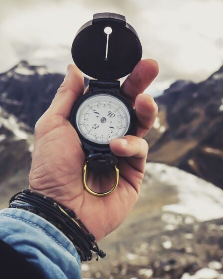 Boussole en montagne